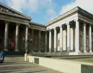 O Museo Británico, en Londres, en cuxa biblioteca Marx pasou larg as horas de estudio, traballando sobre as súas teorías