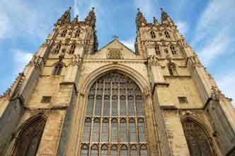 Fachada da Catedral de Canterbury
