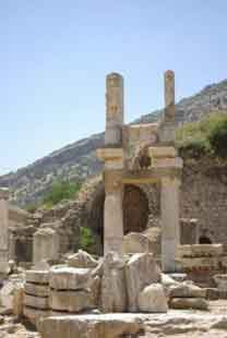 Restos arqueolóxicos do templo de Domiciano, en Éfeso