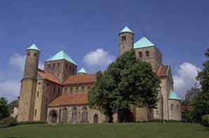 Iglesia de la Abadía de Hildesheim, en Alemania, construida entre 1001 y 1033 (procedente de AICT, Allan T. Kohl)
